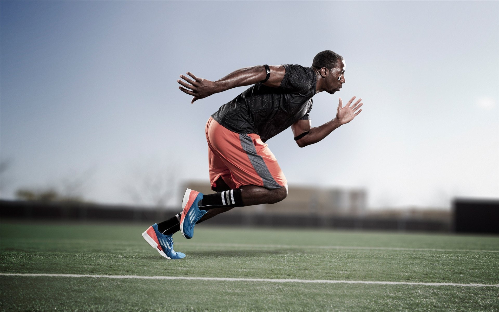 莱昂·马尔尚泳池内外双重突破，莱昂和玛蒂尔达是爱情吗